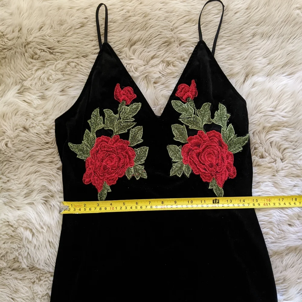 Black Velvet Dress - Picture 9 of 12